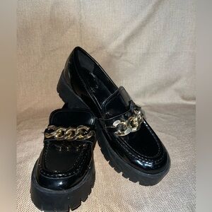 Guess Hillford Lug Sole Loafers Chunky Women’s US 7.5 Gold Chain